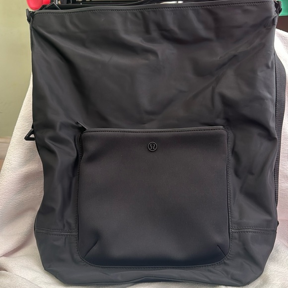Lululemon All Set Hobo
Black NWOT🤩 - Picture 6 of 11